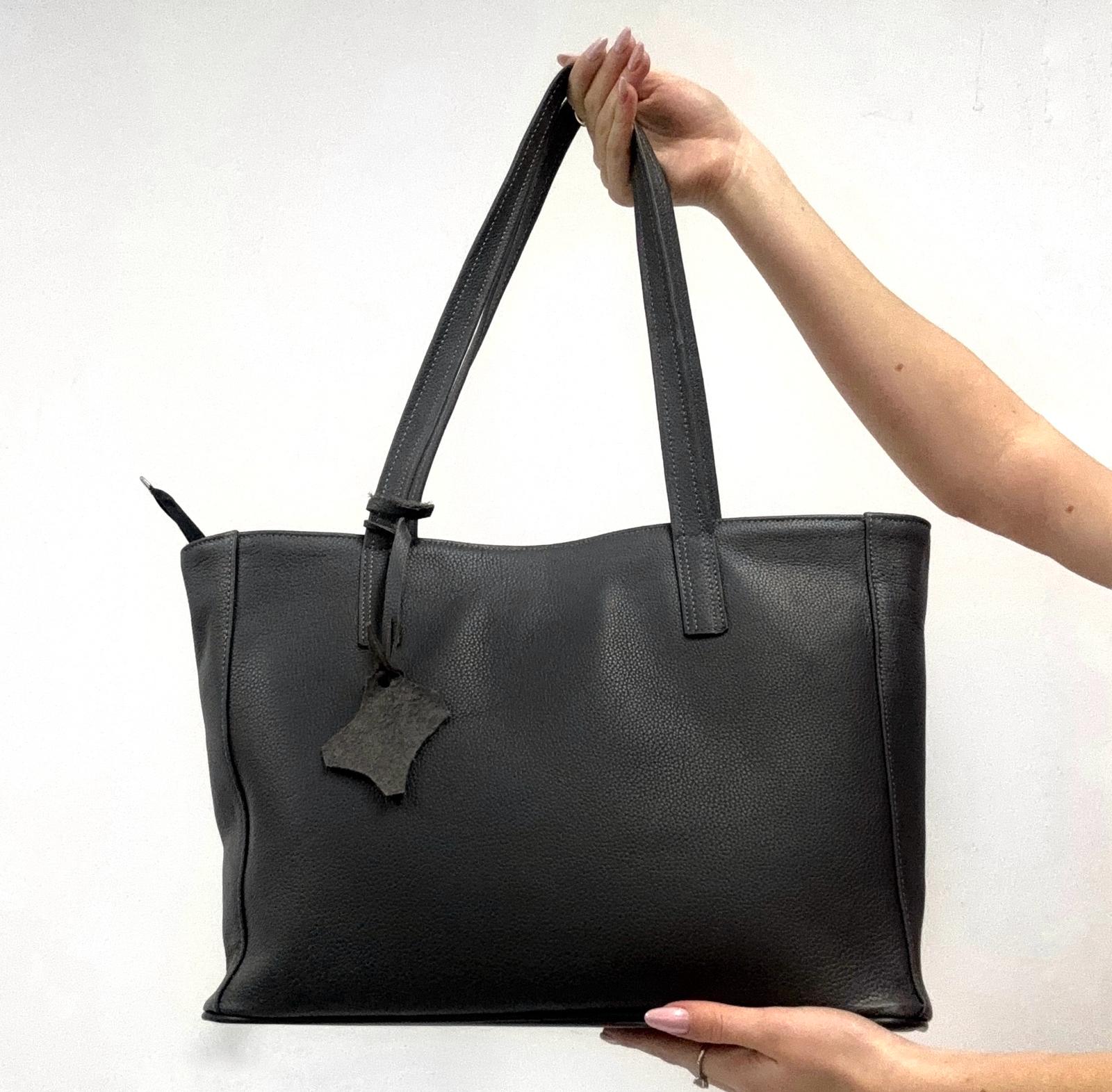 GEANTA AURA NEAGRA + PORTOFEL BARBĂTESC